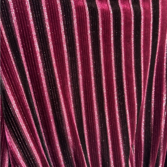 Moon River Red and Black Ribbed Mock Neck - Picture 3 of 7